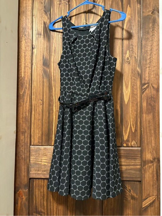 Elle Dresses & Skirts - Elle Black Dress with Gray Circle Pattern